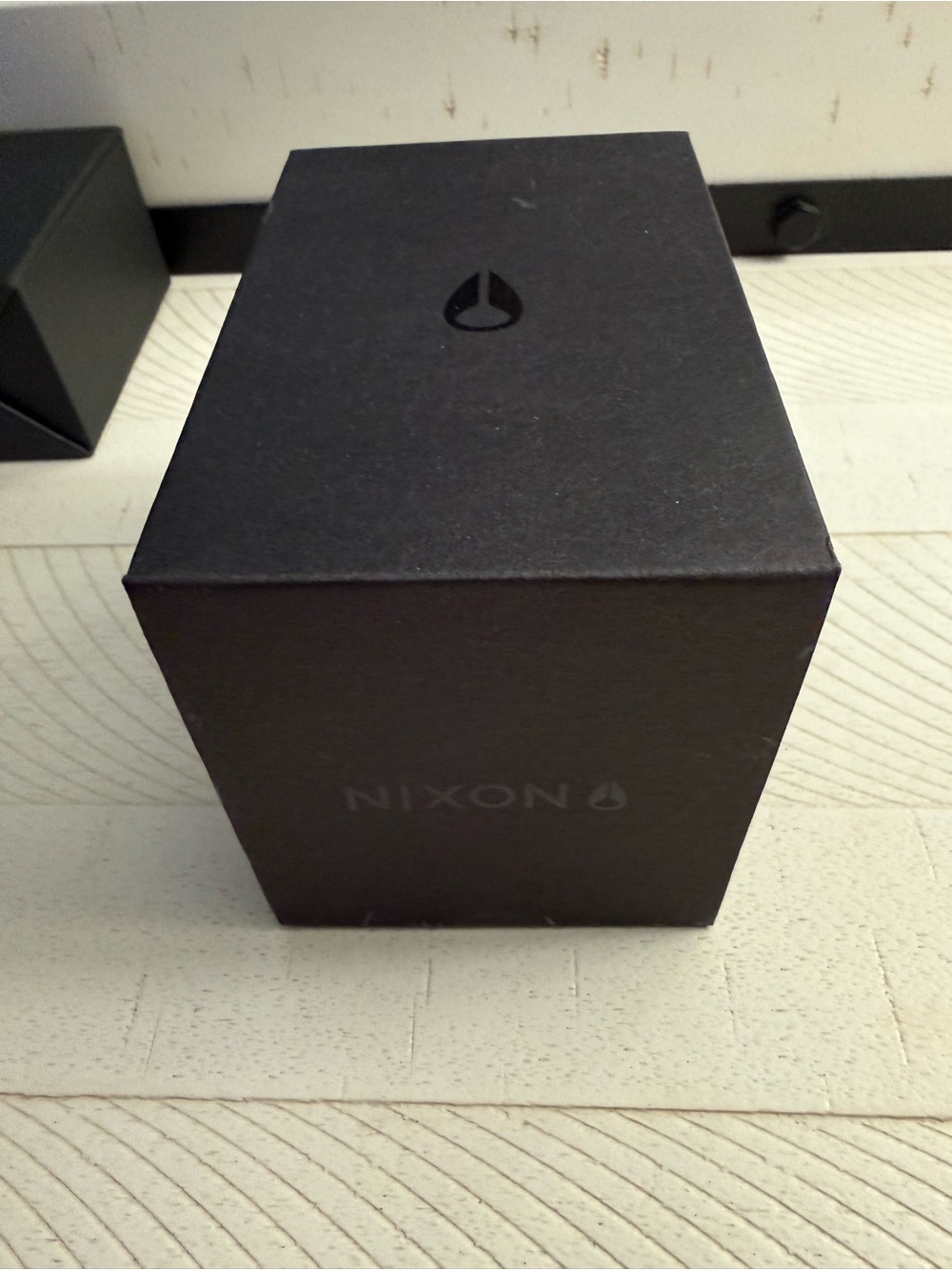 Nixon The Sentry SS men’s watch in gold with green face. - Picture 7 of 7